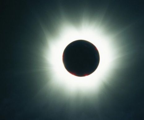 Eclipsa de soare de pe data de 21 august, transmisă ÎN DIRECT pe Internet de 50 de BALOANE cu heliu