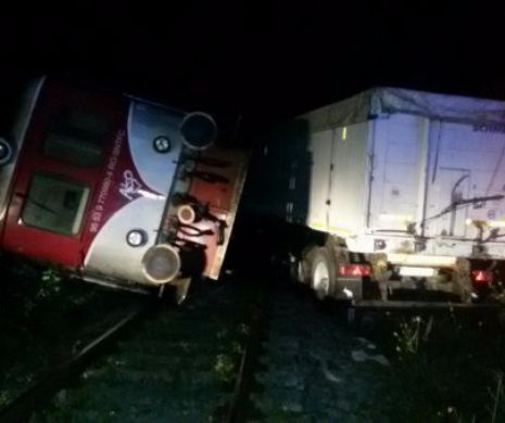 GRAV ACCIDENT FEROVIAR, în zona Câineni-Cornetu, un TIR a IZBIT un TREN - News Alert