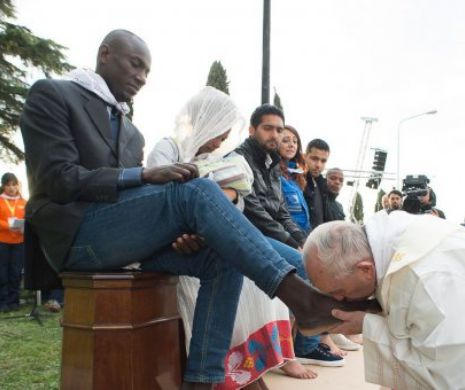 LOVITURA de COPITĂ a Papei: „Mesajul Suveranului Pontif privind IMIGRANȚII este DEVASTATOR pentru Europa!”