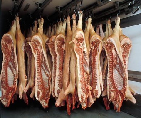 PÂINEA cea de toate zilele, aliment de BAZĂ petru români! Consumul de carne, la jumătate față de media din UE