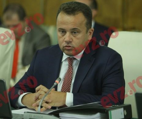 Prins cu minciuna, ministrul Educației, Liviu Pop, s-a dat în spectacol
