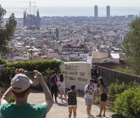 Spaniolii, sătui de milioanele de turiști care le „invadează” orașele