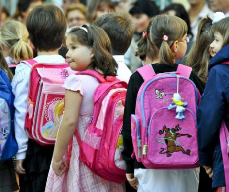 Tudose intervine în scandalul manualelor școlare: „Pleacă copilul la școală de zici că se mută de acasă”