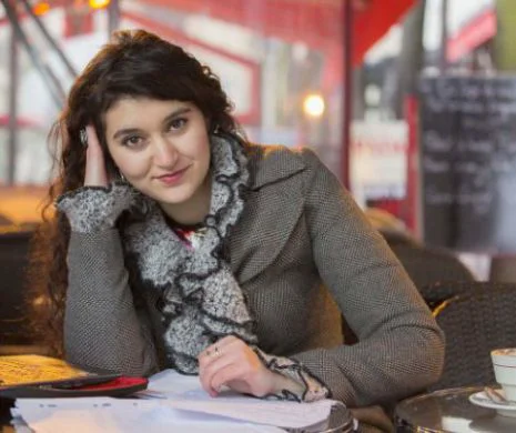 VIAŢA BATE FILMUL. POVESTEA Aninei Ciuciu, românca de etnie romă: de la cerşitul în pieţele din Franţa la candidatura în Senatul Francez