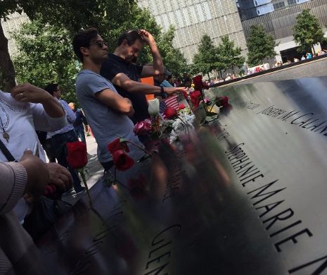 16 ani de la atentatele din SUA. Selfie-uri cu gura până la urechi la Ground Zero. Corespondență din New York