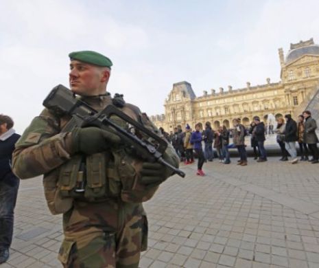 ALERTĂ în PARIS. Un soldat a fost ATACAT cu un CUŢIT