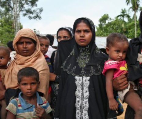 Bangladesh-ul interzice folosirea telefoniei mobile de către refugiații rohingya