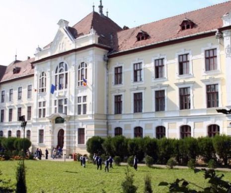 Politicienii de la Budapesta susțin o infracțiune: înființarea ilegală a unui liceu catolic