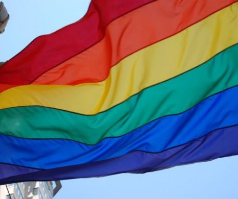 PREMIER HOMOSEXUAL participă la Gay Pride