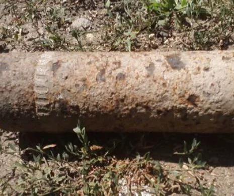Proiectil de 76 mm neexplodat, găsit într-o grădină