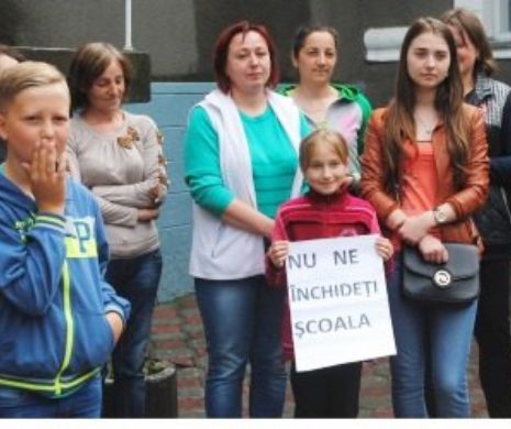 Şcolile cu predare în limba ROMÂNĂ din Ucraina urmează să fie LICHIDATE