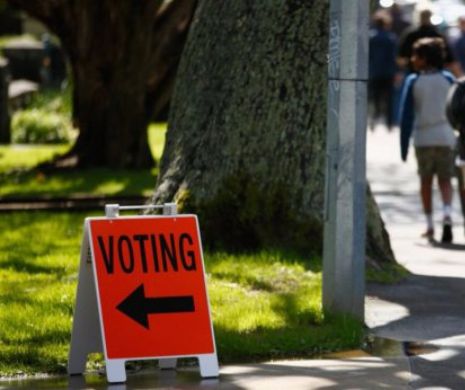 Secțiile de votare s-au închis în Noua Zeelandă după o cursă foarte strânsă. S-a înregistrat un număr record de alegători