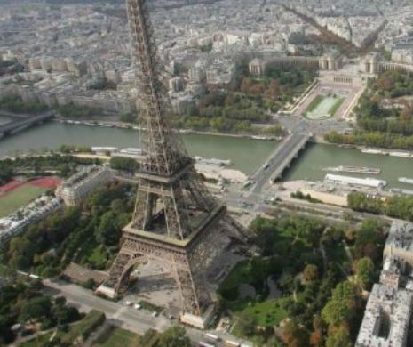 Turnul Eiffel va fi echipat cu un PERETE ANTIGLONŢ  înalt de 2,5 metri