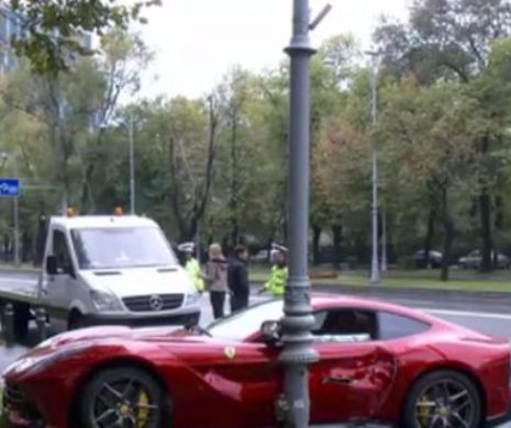 Accident GROZNIC cu un Ferrari de câteva sute de mii de euro, în Bucureşti! La volan, un OM IMPORTANT