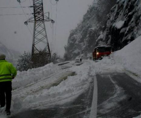 CNAIR ÎNCHIDE încă un drum național din cauza zăpezii