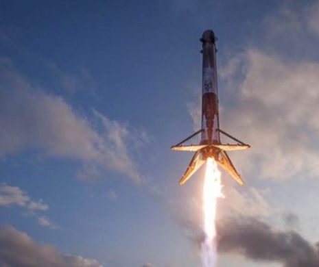 Compania SpaceX, deținută de Elon Musk, a trimis pe orbită 10 sateliți de nouă generație