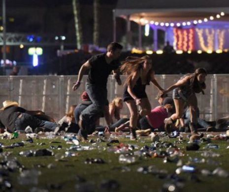 Mărturii din Las Vegas, după atacul terorist: „Totul este închis, ni se spune să nu ieşim din casă.Teroristul nu a fost găsit”