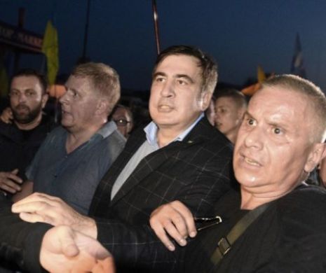 Un fost președinte a ajuns să doarmă pe stradă. Mihai Saakasvili și-a petrecut noaptea într-un cort din centrul Kievului