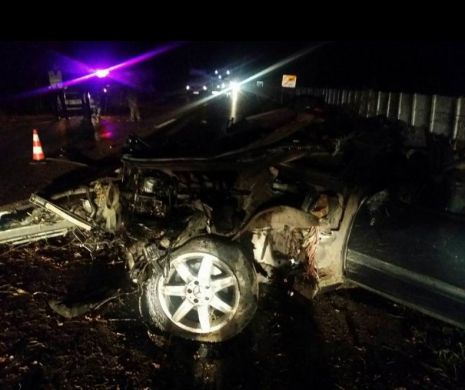 Accident mortal în Timiș. O mașină cu tineri ce se întorceau din străinătate s-a făcut praf de un zid I FOTO
