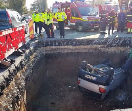 Accident spectaculos la Constanța. Mașină căzută în groapă peste un muncitor