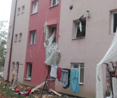 Alertă la Lugoj. Un bloc a fost evacuat în urma uneio deflagrații I FOTO