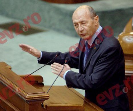Băsescu atacă Executivul că „joacă la ruletă România”