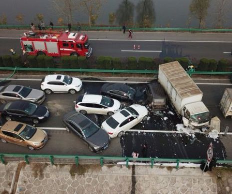 Cel mai GROAZNIC accident al anului! 18 MORȚI în urma unor COLIZIUNI dintre 30 de mașini