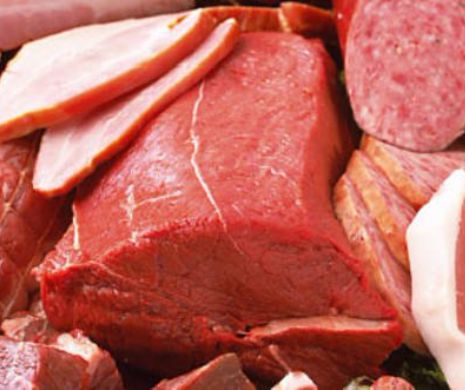 Fermierii români acuză supermarket-urile că îi forțează să scadă prețul la carne