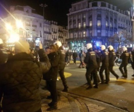 Incidente grave la Bruxelles. Marocanii au dat foc la ornamentele de Crăciun