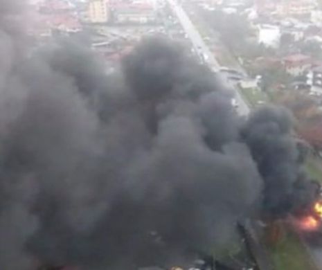 ISU este în ALERTĂ! INCENDIU în mijlocul BULEVARDULUI. Mai multe ECHIPAJE s-au deplasat la fața locului