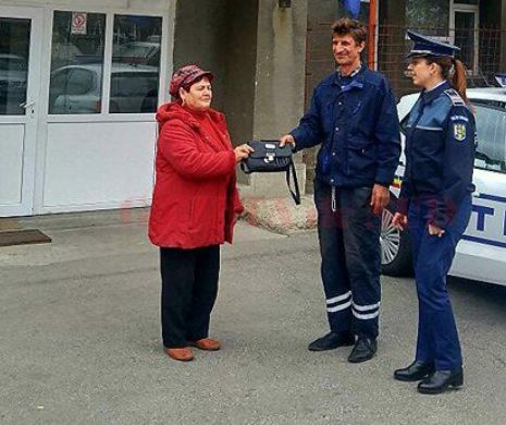 MIRACOL! Un oltean a dus la Poliţie o geantă plină cu bani