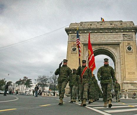 Paradă fastuasă de 1 Decembrie. 3.500 de militari români și străini vor trece pe sub Arcul de Triumf