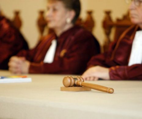 Proiect la Senat: Judecătorii CCR nu scapă de URMĂRIRE PENALĂ