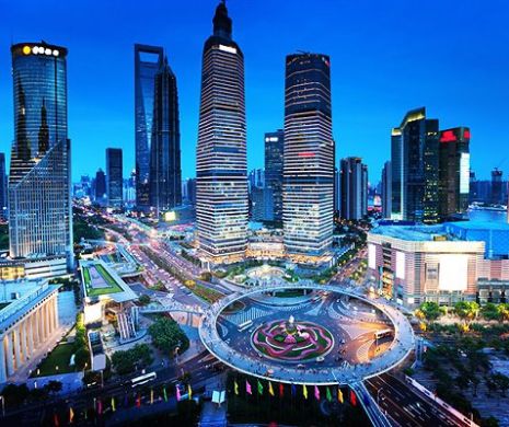 Shanghai, cel mai bogat oraş al Chinei. Viaţa oamenilor de rând, la doi pași de lux