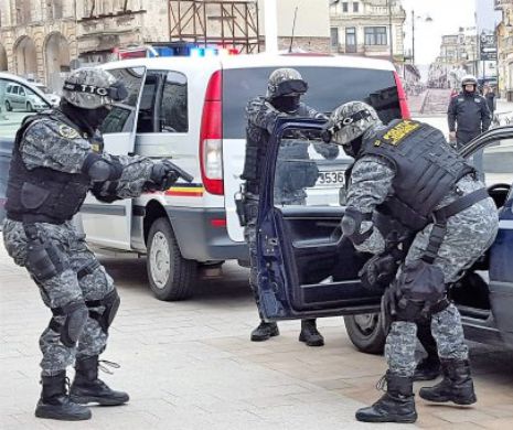 Acțiune în forță a polițiștilor antimafia Călărași. Bărbat prins cu droguri cumpărate din Constanța