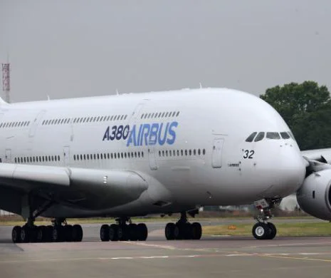 Airbus scoate din producţie modelul A380, cel mai mare avion din lume