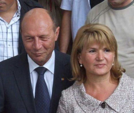 Cadoul INTIM, pe care Prima Doamnă i l-a pregătit lui Traian Băsescu, de Sărbători! Nimeni nu ar putea ghici ASTA