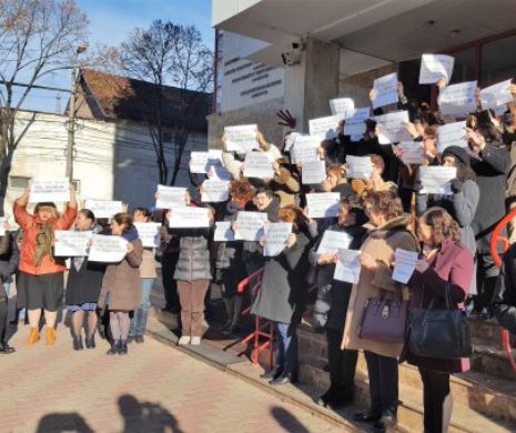Constanța: Protest pentru salarii mai mari la Direcția de Muncă