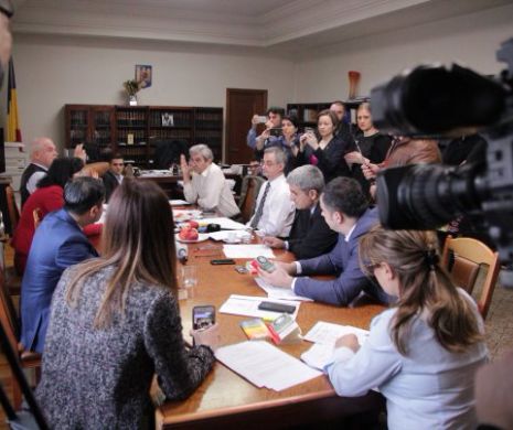 Dialog aprins Turcescu - Nicolicea în Parlament: „Se repetă ca un papagal” / „Vă pot compara cu un dihor”