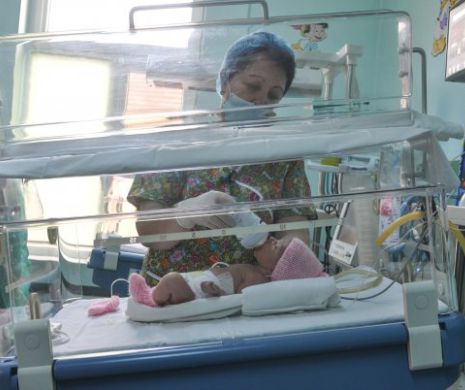 Incubator de terapie intensivă, pentru nou-născuții prematuri, donat de Salvați Copiii Spitalului Județean Timișoara