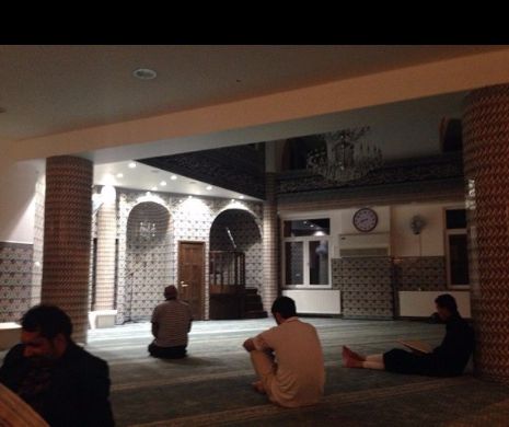 Moscheea din fundul curţii. ANCHETĂ EVZ despre cum zeci de lăcaşuri islamice au scăpat de sub controlul statului