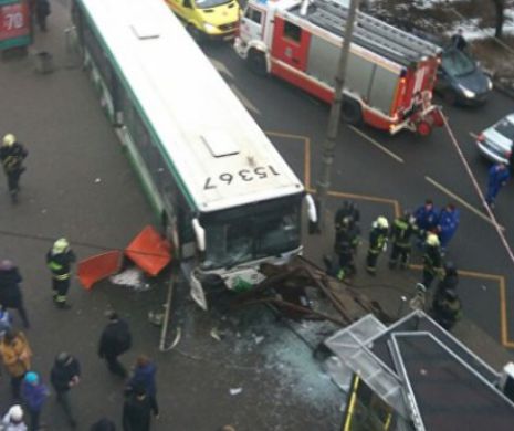 Moscova: Un autobuz a intrat în oamenii care așteptau în stație. Trei personae au fost rănite