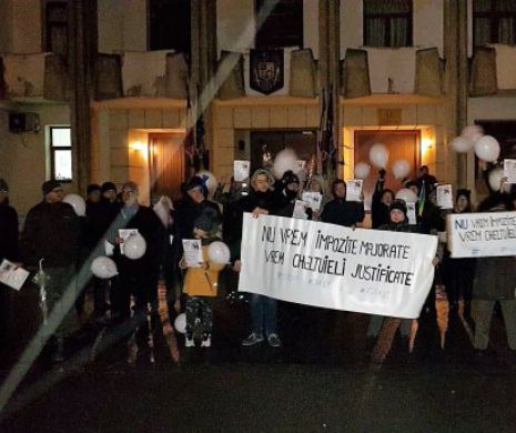 “NU NE JUPUIȚI!” Protest, la CONSTANȚA, împotriva majorării taxelor și impozitelor locale