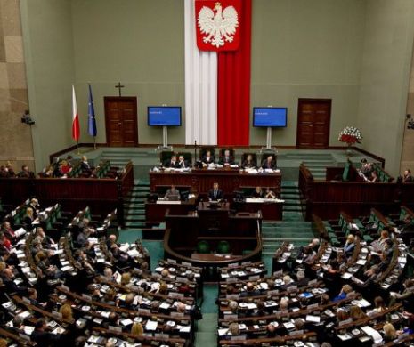 Polonia îşi face LEGILE cum vrea: A  ADOPTAT TOATE proiectele legislative în CIUDA recomandărilor UE