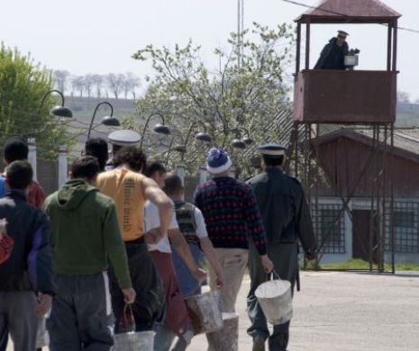 Protest inedit la Penitenciarul Deva! Gardienii nu mai vor să plece acasă