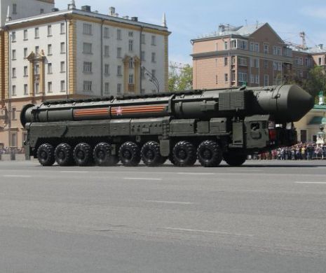 Rusia se înarmează: O divizie din armata rusă a primit noua rachetă balistică intercontinentală de tip Yars  (Video)