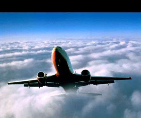 ALERTĂ în AER! 100 de pasageri, în PERICOL. Avionul a pierdut BRUSC din altitudine