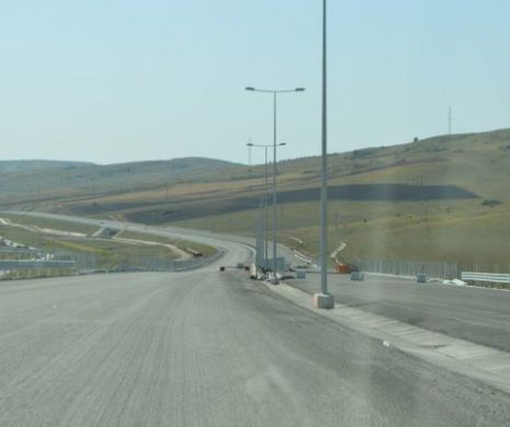 Autostrada cu probleme de asfalt rămâne închisă