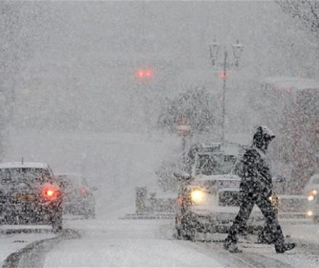 COD ROȘU de ninsori și MII de mașini blocate în ZĂPADĂ. News alert