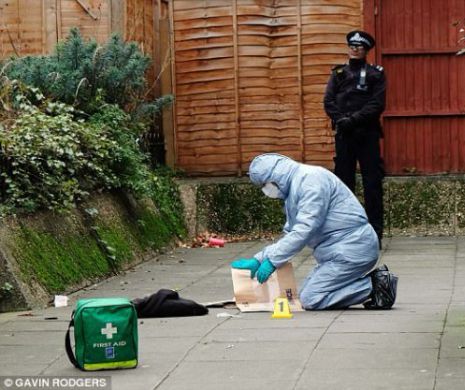 CRIMINAL în serie la LONDRA? Polițiștii, în ALERTĂ după ce 4 TINERI au fost ÎNJUNGHIAȚI MORTAL într-o singură NOAPTE.